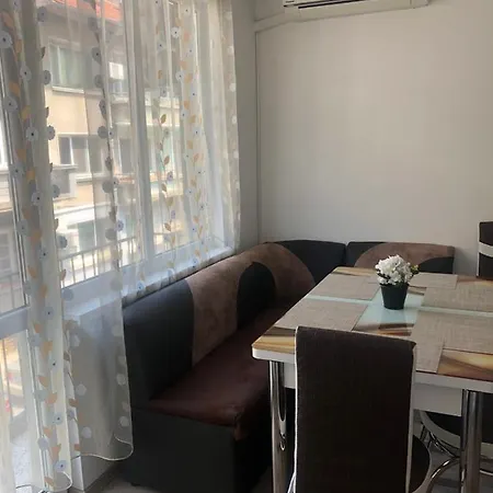 Апартамент В Центъра На Града На Десет Минути От Плажа. Lejlighed Burgas City