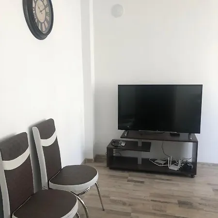 Апартамент В Центъра На Града На Десет Минути От Плажа. Burgas City